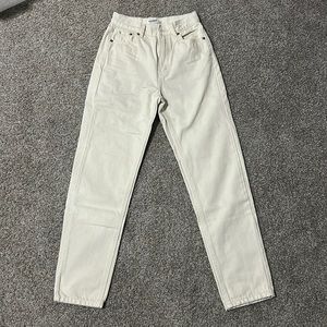 Cream Pull&Bear jeans size 0. Worn once and in fabulous condition.